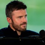 Hlavný tréner Michael Carrick z Manchestru United nahráva podcast na Carrington Training Ground