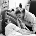 Kyra Cooney-Cross (vpravo) odhalila začiatkom tohto mesiaca na Instagrame, že jej matke Jess diagnostikovali „zriedkavú a agresívnu“ formu rakoviny žlčových ciest.