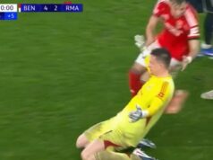 Hviezda Realu Madrid eskortovala tunelom, keď brankár skóroval v chaose Ligy majstrov Hviezda Realu Madrid eskortovala tunelom, keď brankár skóroval v chaose Ligy majstrov