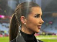 Hviezda Sky Sports vyzerá „tak žhavo“, keď vymieňa priehľadné šaty za nový vzhľad „Bond Baddie“ Kate Tracey