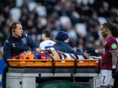 Hviezda West Hamu utrpela zranenie hlavy v znepokojujúcich scénach počas baráže QPR FA Cupu Hviezda West Hamu utrpela zranenie hlavy v znepokojujúcich scénach počas baráže QPR FA Cupu