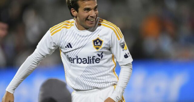 Hviezda galaxie Riqui Puig môže vynechať druhú sezónu po operácii Hviezda galaxie Riqui Puig môže vynechať druhú sezónu po operácii kolena