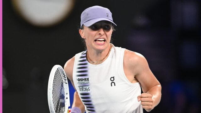 Iga Swiatek necháva odborníkov „prekvapených“ taktikou pri úvodnom víťazstve
