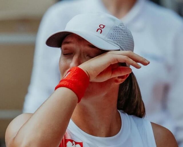 Iga Swiatek sa rozplakala po drvivej porážke, ktorá opustila Poľsko Download app from appStore