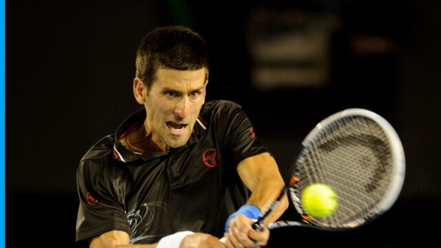 Ikonická raketa Novaka Djokoviča prekoná v aukcii rekord Rafaela Nadala Novak Djokovič odovzdal svoju raketu fanúšikovi