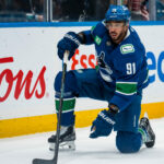 Insider vrhá svetlo na neúspešný pokus Canucks kúpiť Evandera Kanea do Oilers