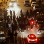 Irán: Protesty, výpadok prúdu a naratívna vojna | Televízne relácie