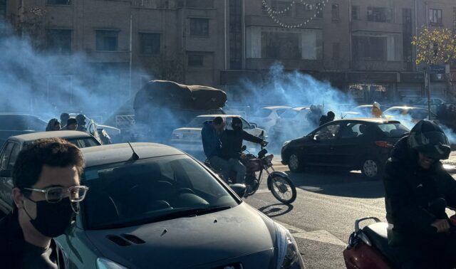 Iránci čelia rastúcim ťažkostiam, pretože protesty sa zintenzívňujú | Protesty Iránci čelia rastúcim ťažkostiam, pretože protesty sa zintenzívňujú | Protesty