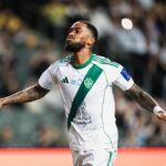 Ivan Toney oslavuje gól pre Al-Ahli
