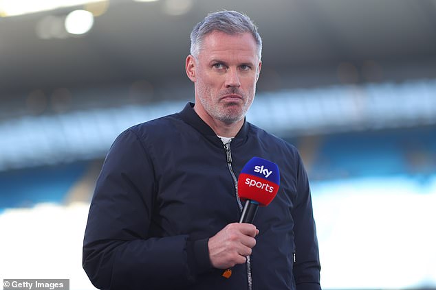 Jamie Carragher trvá na tom, že Arne Slot si „zaslúži Jamie Carragher (na obrázku) vyhlásil, že Arne Slot si „zaslúži väčší rešpekt“ fanúšikov Liverpoolu
