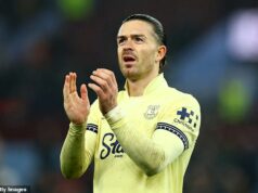 Je nepravdepodobné, že by sa Jack Grealish vrátil do Man City napriek zraneniu končiacemu sezónu, prezrádza David Moyes – Everton sa snaží posilniť krídelníkom Chelsea Je nepravdepodobné, že by sa Jack Grealish vrátil do Man City napriek zraneniu, ktoré sa mu skončilo v sezóne, pričom Everton by mal dohliadať na jeho rehabilitáciu.