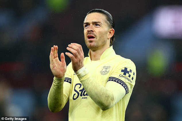 Je nepravdepodobné, že by sa Jack Grealish vrátil do Man Je nepravdepodobné, že by sa Jack Grealish vrátil do Man City napriek zraneniu, ktoré sa mu skončilo v sezóne, pričom Everton by mal dohliadať na jeho rehabilitáciu.