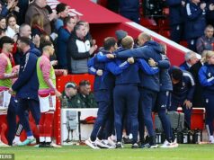 Je tu tajná ingrediencia, ktorú Nuno Espirito Santo už vo West Hame nemá, a to dokazuje, prečo bola jeho vláda od začiatku odsúdená na zánik, zostal bezbranný a pôsobil rezervovane a nepriateľsky voči hráčom a personálu. Keď Nuno dosiahol úspech v anglickom futbale, ako napríklad v minulej sezóne v Nottingham Forest, mohol sa oprieť o skupinu kľúčových poradcov, ktorým úplne dôveruje.