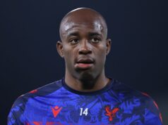 Jean-Philippe Mateta prestúpil najnovšie, keď Oliver Glasner potvrdil, že hviezda je mimo ďalšieho zápasu Jean-Philippe Mateta z Crystal Palace sa prizerá počas predzápasovej rozcvičky