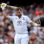 Joe Root oslavuje po dosiahnutí storočia na svojej ceste k skvelému úderu 160 pre Anglicko