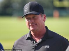Jon Gruden „odmietol prácu trénera Jets“, pretože fanúšikovia žartujú, že „keď vidí potápajúcu sa loď, pozná“ Jon Gruden chce opäť trénovať, ale podľa správy možno nie s New York Jets