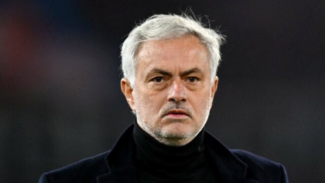 Jose Mourinho rokuje s Chelsea o neskorom prestupe pred uzávierkou Jose Mourinho rokuje s Chelsea o neskorom prestupe pred uzávierkou prestupov