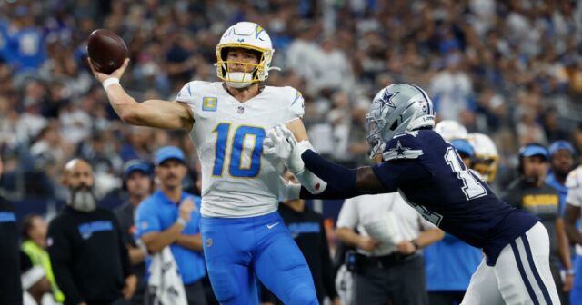 Justin Herbert je MVP Chargers. Dokáže však vyhrať v play off?
