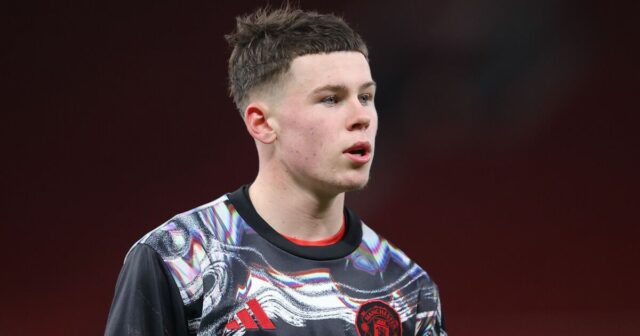 Kai Rooney odpovedá po debute na Old Trafford, keď otec Kai Rooney odpovedá po debute na Old Trafford, keď otec Wayne sleduje | Futbal | Šport