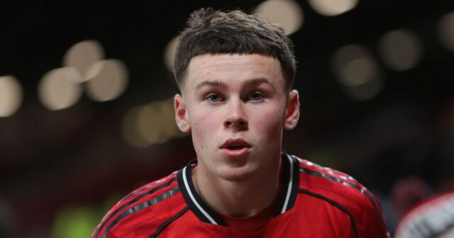 Kai Rooney verdikt Man Utd so štyrmi slovami po tom, Kai Rooney verdikt Man Utd so štyrmi slovami po tom, čo otec Wayne ignoroval zákaz debutu na Old Trafford | Futbal | Šport