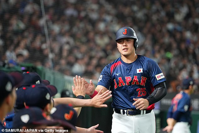 Kazuma Okamoto, japonská bejzbalová superhviezda s domácim rekordom, sa po Kazuma Okamoto, japonská bejzbalová superhviezda s domácim rekordom, sa po mesiacoch špekulácií rozhodol pre svoj tím MLB