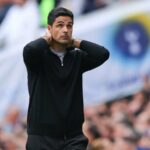 Keith Hackett hovorí, že Mikel Arteta mal byť potrestaný vo Villa Game