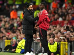 Kobbie Mainoo sa pripája k oslavám odvolania Rubena Amorima, keď je pomenovaných 9 mlčanlivých spoluhráčov – vrátane niektorých ťažkých váh v šatni – po tom, čo hlavný tréner stratil kontrolu Kobbie Mainoo (vpravo) označil, že sa mu páči príspevok na sociálnych sieťach, ktorý sa vysmieva odvolaniu Rubena Amorima