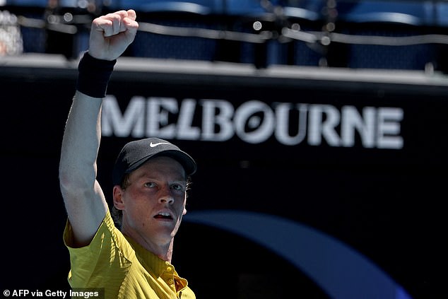 Kontroverzia na Australian Open, keďže Jannik Sinner ide na pokraj Šampión Australian Open Jannik hriešnik si po boji s horúčavou v Melbourne Parku udržal odvážne víťazstvo vo štvrtom kole
