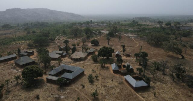 Kronika masového únosu: Deň, keď sa nigérijský Kurmin Wali zmenil Kronika masového únosu: Deň, keď sa nigérijský Kurmin Wali zmenil | Správy o ozbrojených skupinách