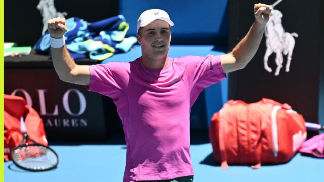 Arthur Fery s reportérom Tennis365 Kevinom Palmerom v ASICS House vo Wimbledone