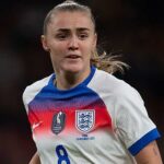 Renee Slegers stála so založenými rukami