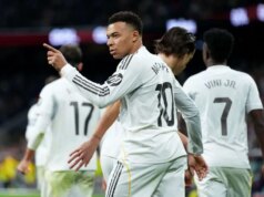 Kylian Mbappé venuje gól proti Villarrealu spoluhráčovi z Realu Madrid Kylian Mbappé dosiahol ďalší historický míľnik Realu Madrid