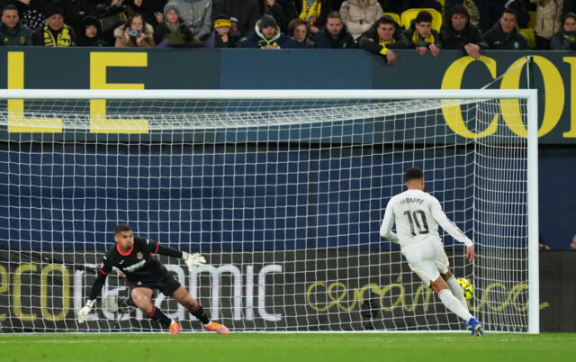 Kylian Mbappe venuje gól Panenka spoluhráčovi z Realu Madrid Brahimovi Kylian Mbappe venuje gól Panenka spoluhráčovi z Realu Madrid Brahimovi Diazovi