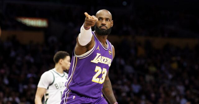 Lakers rally pre neskoré vedenie, ale zaváha v cieli v Lakers rally pre neskoré vedenie, ale zaváha v cieli v strate na Bucks