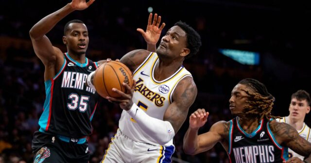 Lakers sa opäť zamerajú na Deandre Aytona, aby vyhrali proti Lakers sa opäť zamerajú na Deandre Aytona, aby vyhrali proti Grizzlies