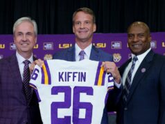 Lane Kiffin reaguje na prehru Oleho Miss v play-off s Miami Lane Kiffin reaguje na prehru Oleho Miss v play-off s Miami