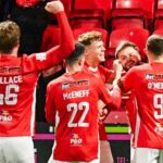 Andy Ryan oslavuje v piatok večer gól Larna proti Coleraine