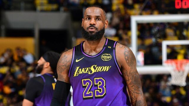 LeBron James reaguje na nahlásenú roztržku s vlastníkom menšiny Lakers LeBron James reaguje na nahlásenú roztržku s vlastníkom menšiny Lakers Jeanie Buss