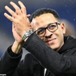 Liam Rosenior je kandidátom číslo 1, ktorý nahradí Enza Marescu na poste manažéra Chelsea