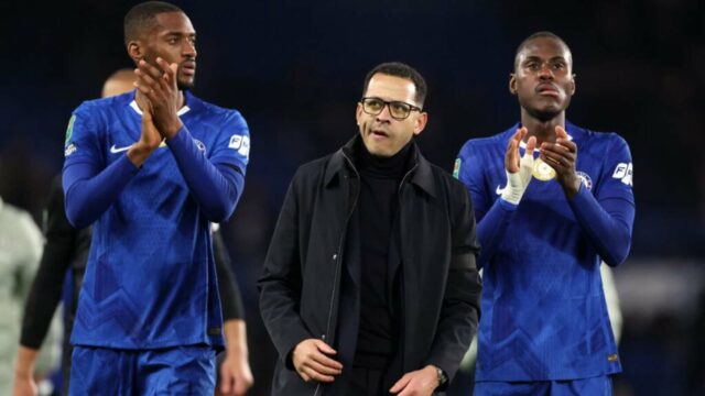 Liam Rosenior diskutuje o potenciálnom stretnutí Chelsea s bývalým hráčom v januári
