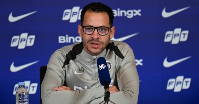 Liam Rosenior odhaľuje plán Chelsea Mykhailo Mudryk počas rokovaní Liam Rosenior hovorí počas tlačovej konferencie Chelsea