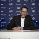 Liam Rosenior bol vymenovaný za hlavného trénera Chelsea po prepustení Enza Marescu