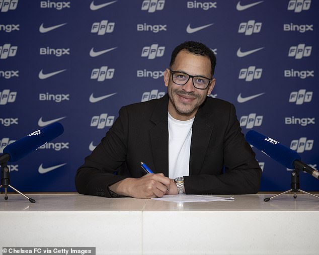 Liam Rosenior vo svojom prvom rozhovore ako šéf Chelsea vymenoval Liam Rosenior bol vymenovaný za hlavného trénera Chelsea po prepustení Enza Marescu