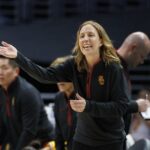 Lindsay Gottlieb z USC hovorí, že bojujúce trójske kone sú „priamo tam“, hoci prehrali päť zo šiestich