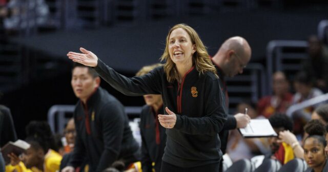Lindsay Gottlieb z USC hovorí, že bojujúce trójske kone sú „priamo tam“, hoci prehrali päť zo šiestich
