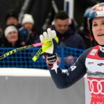 Lindsey Vonnová si týždeň pred olympiádou pri zjazde zranila koleno