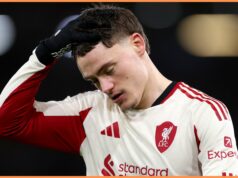 Liverpool Arne Slot posiela správu Florianovi Wirtzovi Florian Wirtz z Liverpoolu v akcii