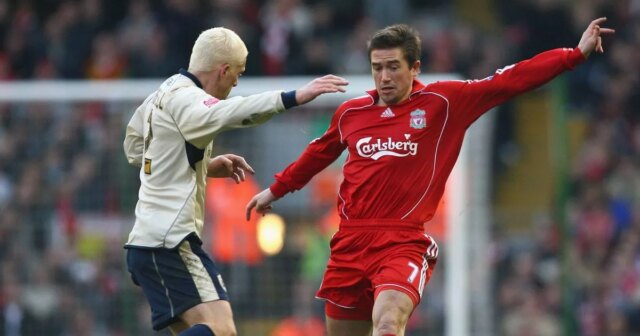 Harry Kewell v akcii proti Barnsleymu