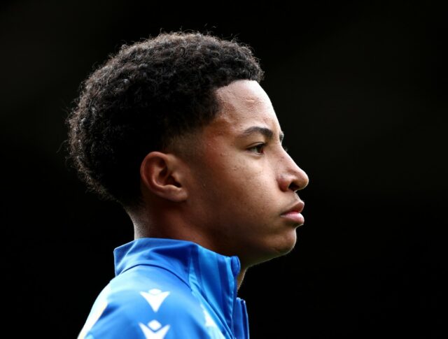 Liverpool sa uchádzal o prestupový cieľ Man United Yisa Alao Vezmite si Alaa zo Sheffieldu Wednesday