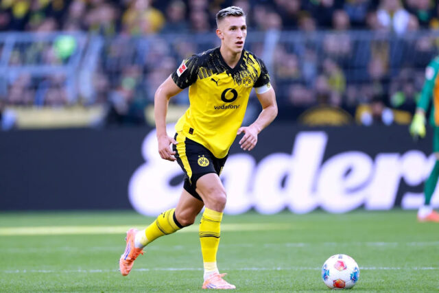 Liverpool získava podporu pri hľadaní bundesligového obrancu
